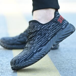 Flying woven mesh safety shoes